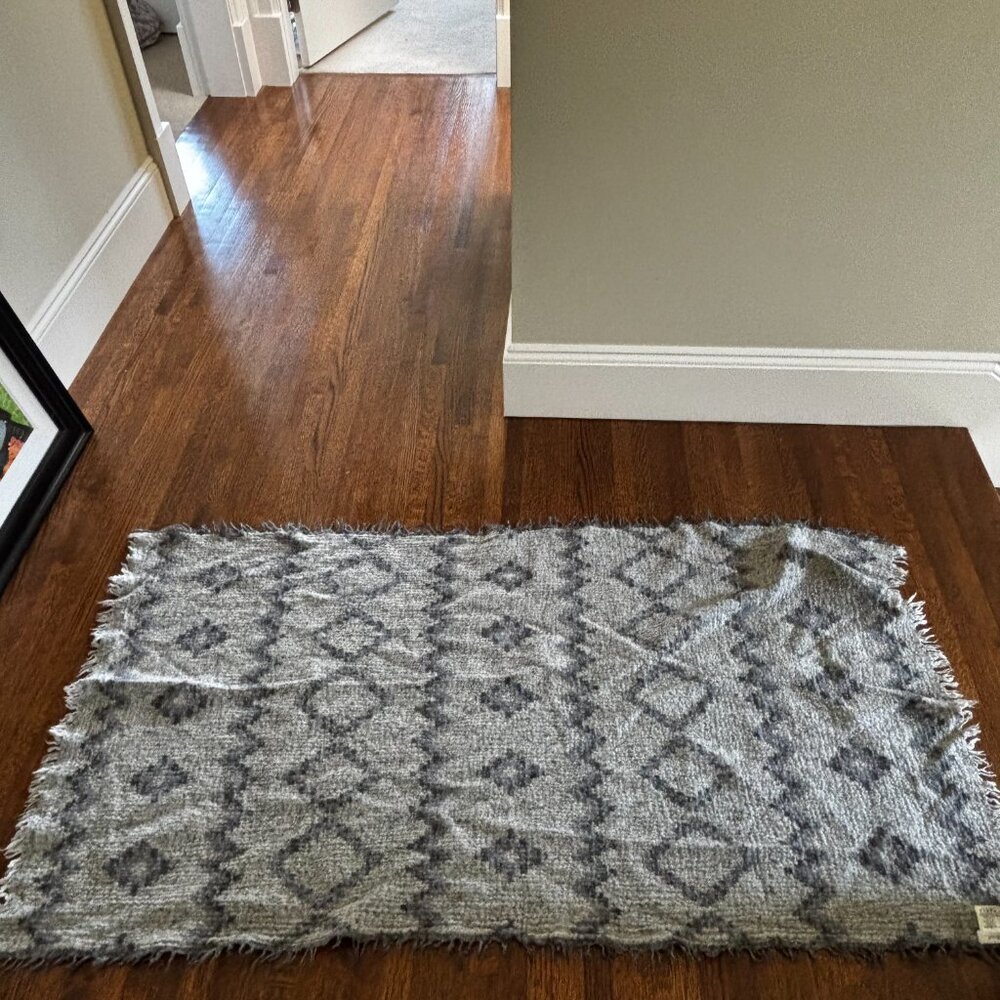 two wool Wilfred blankets - Picture 3 of 5